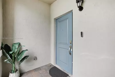 754 SE 19th St, Homestead, FL 33034 - Photo 4