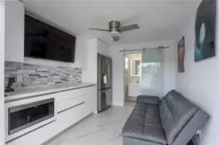 5001 Collins Ave, Miami Beach, FL 33140 - Photo 6