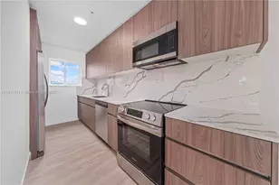 32 NW 14th Ave, Miami, FL 33125 - Photo 4