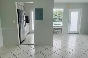 7725 Carlyle Ave, Miami Beach, FL 33141 - Photo 2