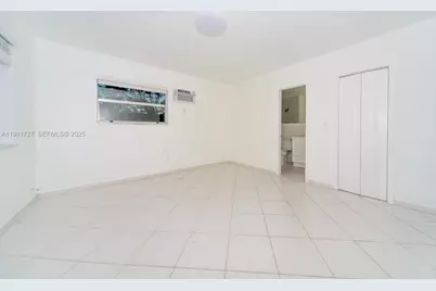 7725 Carlyle Ave #7, Miami Beach, FL 33141 - Photo 6