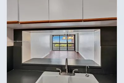 2555 Collins Ave #1604, Miami Beach, FL 33140 - Photo 14