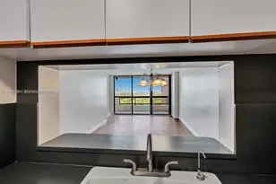 2555 Collins Ave, Miami Beach, FL 33140 - Photo 14