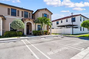 10547 W 34th Ct, Hialeah, FL 33018 - Photo 2