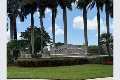 424 NE 194 Ter, Miami, FL 33179 - Photo 2