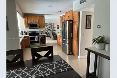 10563 NW 4th St, Plantation, FL 33324 - Photo 14