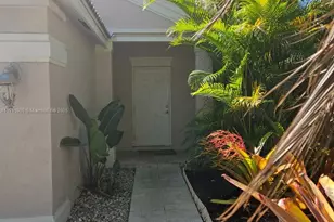 900 Savannah Falls Dr, Weston, FL 33327 - Photo 4