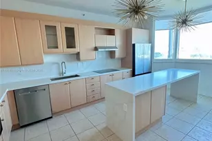 300 South Pointe Dr, Miami Beach, FL 33139 - Photo 6