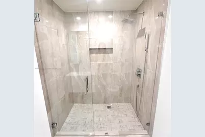 300 S Pointe Dr #704, Miami Beach, FL 33139 - Photo 14