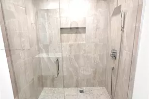 300 South Pointe Dr, Miami Beach, FL 33139 - Photo 14