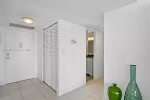 1000 Parkview Dr, Hallandale Beach, FL 33009 - Photo 22