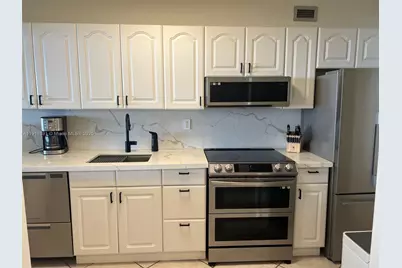 100 Lincoln Rd #604, Miami Beach, FL 33139 - Photo 20