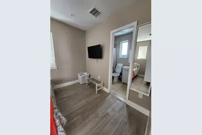 243 SW 10th Ave, Miami, FL 33130 - Photo 8