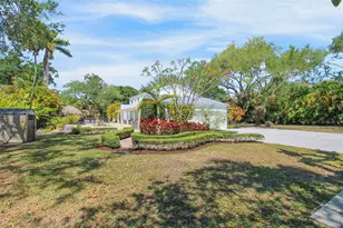 6900 SW 104th St, Pinecrest, FL 33156 - Photo 12