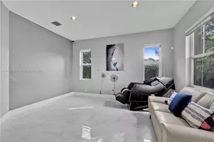 15841 SW 61st St, Davie, FL 33331 - Photo 6