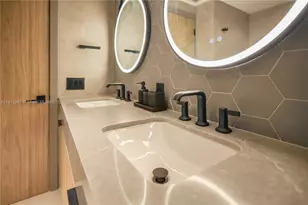 17375 Collins Ave, Sunny Isles Beach, FL 33160 - Photo 32