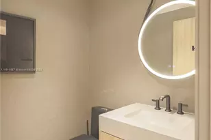 17375 Collins Ave, Sunny Isles Beach, FL 33160 - Photo 40