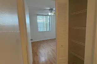 1040 NW 80th Ave, Margate, FL 33063 - Photo 16