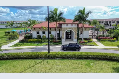 10583 W 35th Way #10583, Hialeah, FL 33018 - Photo 8