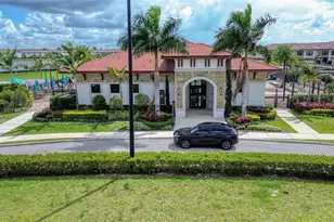 10583 W 35th Way, Hialeah, FL 33018 - Photo 8