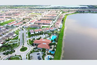 10583 W 35th Way #10583, Hialeah, FL 33018 - Photo 16