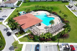 10583 W 35th Way, Hialeah, FL 33018 - Photo 10