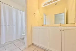 10583 W 35th Way, Hialeah, FL 33018 - Photo 44