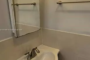 161 NW 40th St, Oakland Park, FL 33309 - Photo 24