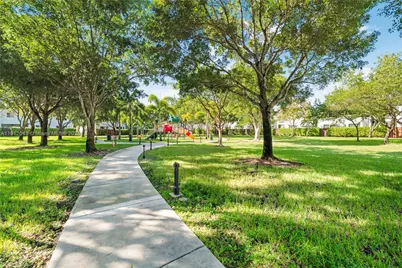 11583 NW 69th Ter, Doral, FL 33178 - Photo 40