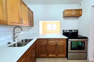 18900 NE 3rd Ct, Miami, FL 33179 - Photo 6