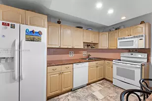 7135 Collins Ave, Miami Beach, FL 33141 - Photo 10
