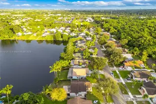 12911 SW 17th Pl, Davie, FL 33325 - Photo 24