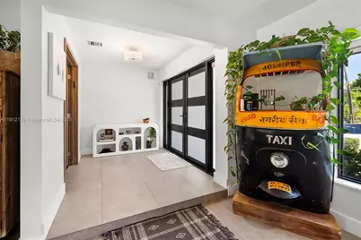 419 Alamanda Dr, Hallandale Beach, FL 33009 - Photo 14