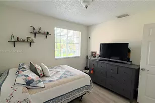 1002 NW 182nd Way, Pembroke Pines, FL 33029 - Photo 34