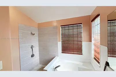 1002 NW 182nd Way, Pembroke Pines, FL 33029 - Photo 38