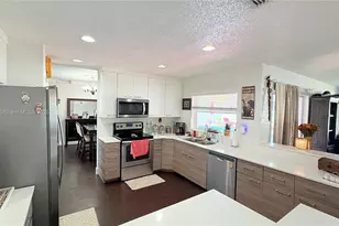 1002 NW 182nd Way, Pembroke Pines, FL 33029 - Photo 16