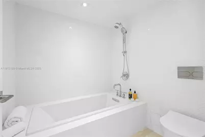 5500 Collins Ave #901 & 902, Miami Beach, FL 33140 - Photo 54