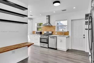 9324 Byron Ave, Surfside, FL 33154 - Photo 6