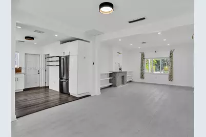 9324 Byron Ave, Surfside, FL 33154 - Photo 4