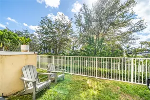 2040 NE 167th St, North Miami Beach, FL 33162 - Photo 32