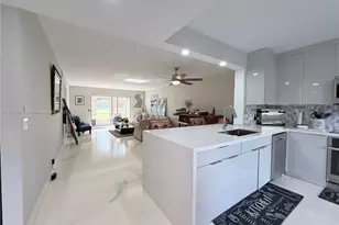 900 SW 128th Ave, Pembroke Pines, FL 33027 - Photo 2