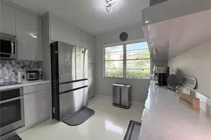 900 SW 128th Ave, Pembroke Pines, FL 33027 - Photo 4