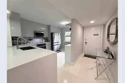 900 SW 128th Ave #105D, Pembroke Pines, FL 33027 - Photo 1