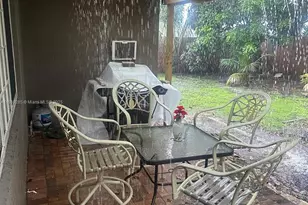 8835 NE 9th Ct, Miami, FL 33138 - Photo 28