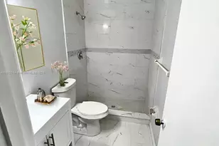 10070 NW 6th St, Pembroke Pines, FL 33024 - Photo 6