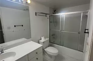 19390 Collins Ave, Sunny Isles Beach, FL 33160 - Photo 8