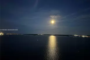 520 Brickell Key Dr, Miami, FL 33131 - Photo 16