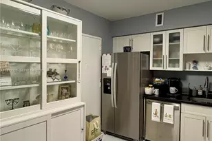 5700 Collins Ave, Miami Beach, FL 33140 - Photo 12