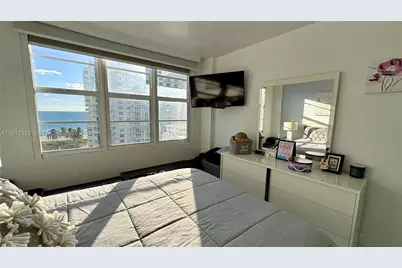 5700 Collins Ave #11B, Miami Beach, FL 33140 - Photo 20