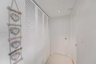 400 Diplomat Pkwy, Hallandale Beach, FL 33009 - Photo 24